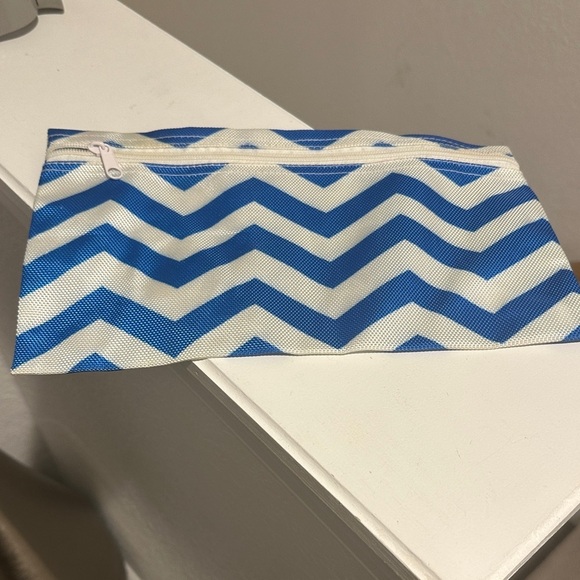 all purpose Handbags - ALOHA Collection Blue and White Zipper Bag